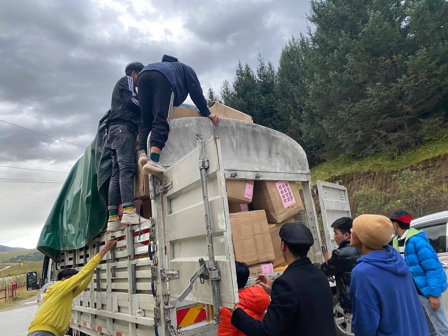星空平台-星空(中国)一站式服务平台公益回顾丨家国同欢月同圆 温暖满载甘孜州(图5)