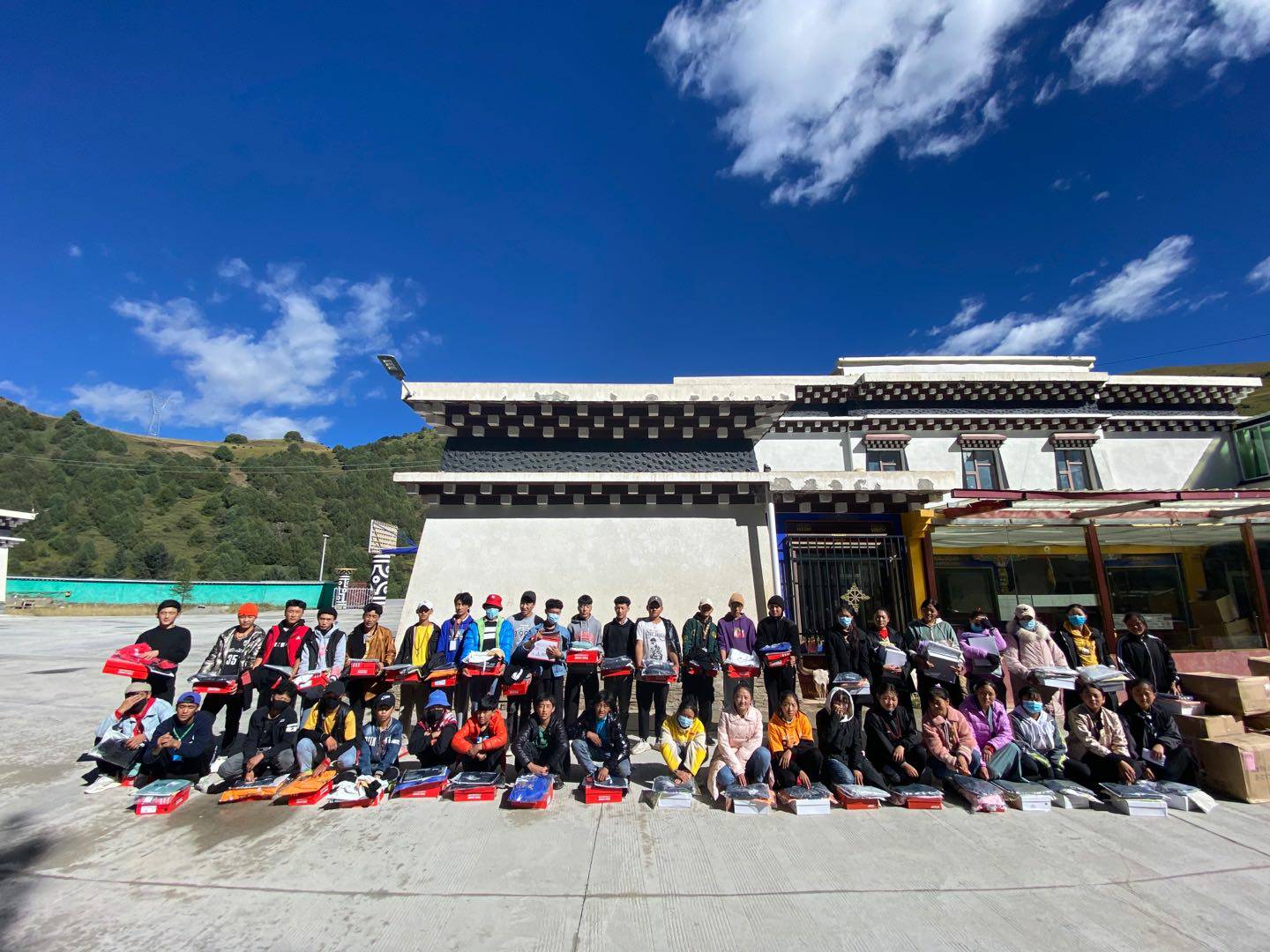 星空平台-星空(中国)一站式服务平台公益回顾丨家国同欢月同圆 温暖满载甘孜州(图8)