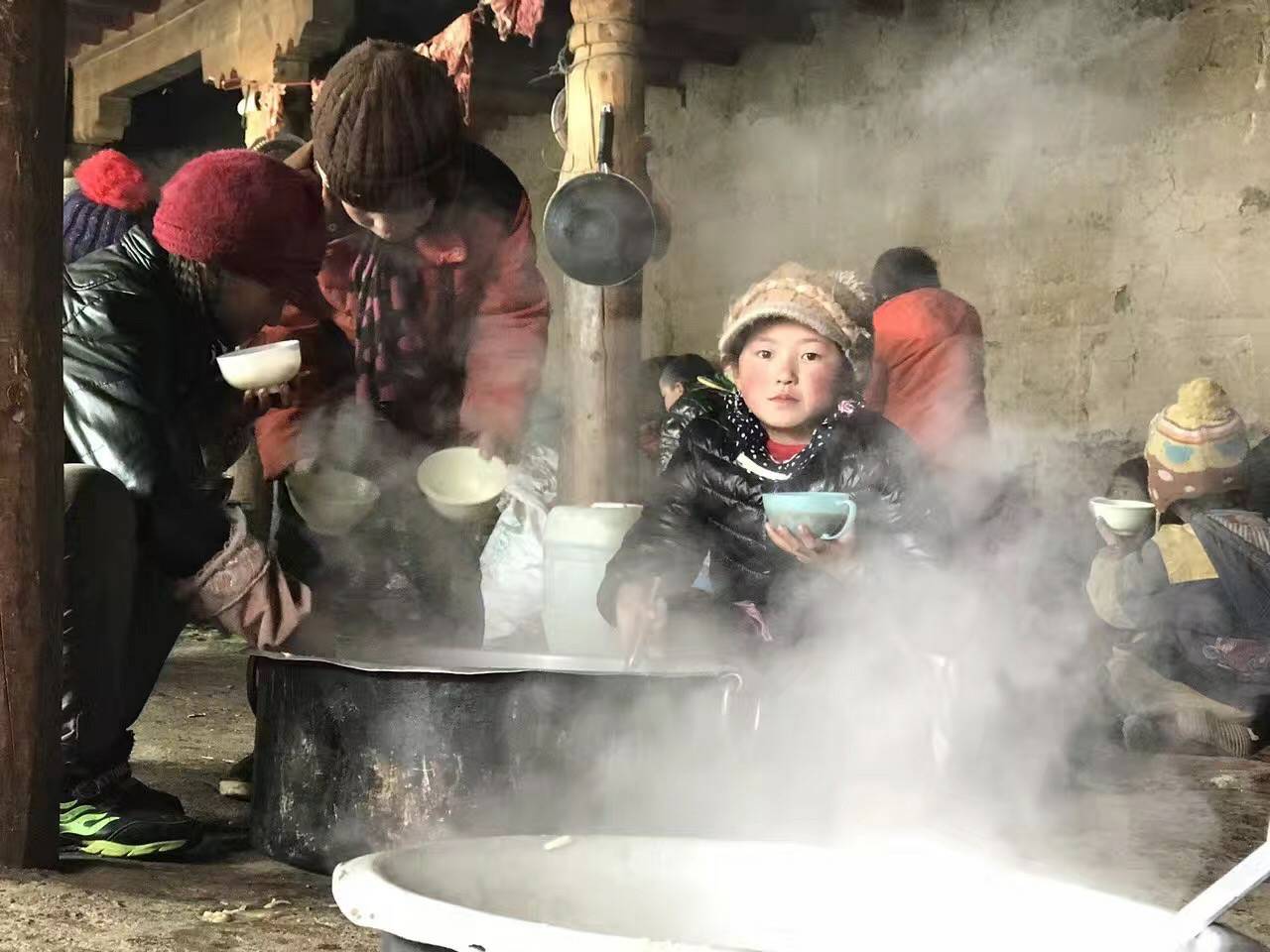 星空平台-星空(中国)一站式服务平台公益回顾丨家国同欢月同圆 温暖满载甘孜州(图10)