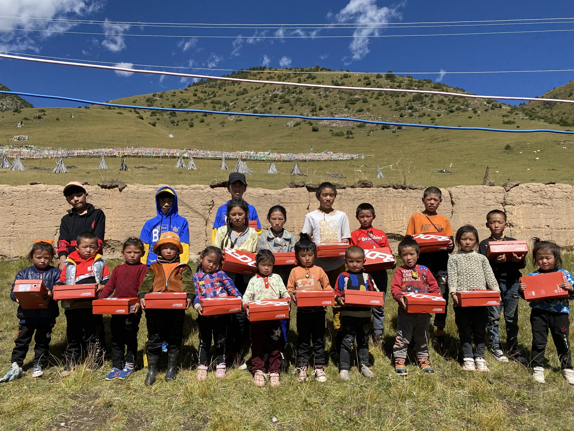 星空平台-星空(中国)一站式服务平台公益回顾丨家国同欢月同圆 温暖满载甘孜州(图13)